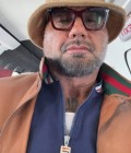 Julien Dating-Website russische Frau USA Bekanntschaften alleinstehenden Leuten  25 Jahre